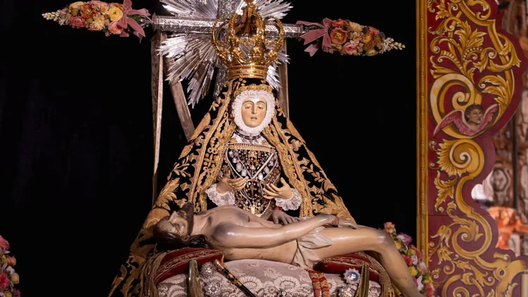 La patrona de Granada dejará su basílica el domingo por los daños del terremoto en la cúpula